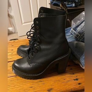 Like new Dr. Martens 8